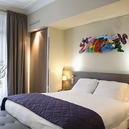 33 Marbeuf Aparthotel 4*