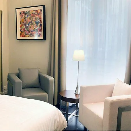 33 Marbeuf Aparthotel Paris