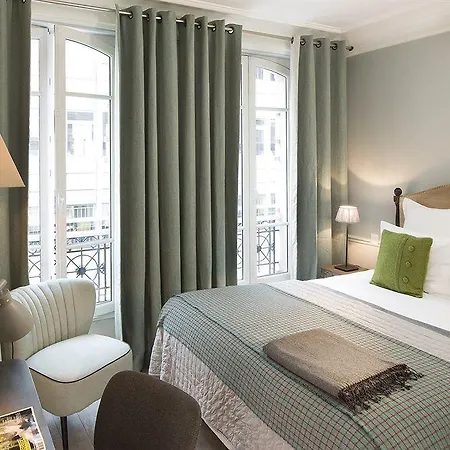 Le Petit Chomel Hotel 3*