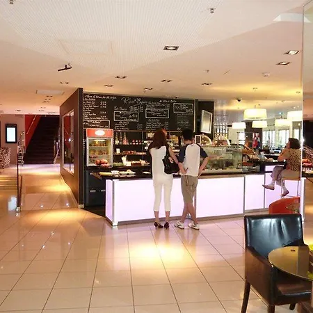 Marriott Rive Gauche & Conference Center Hotel