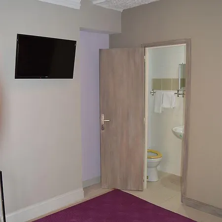 Saint Georges Hotel 2*