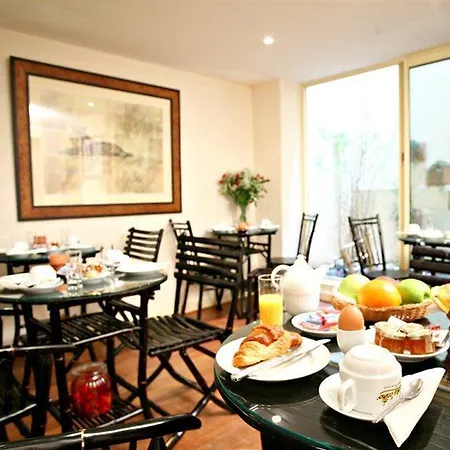 Hotel Des Ambassadeurs 3*