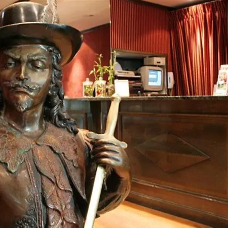 Hotel Gaston 3*
