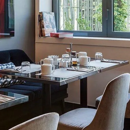 Hotel Ac Porte Maillot By Marriott Paris