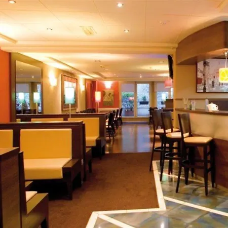 Hotel Montmartre By Ihg Paris