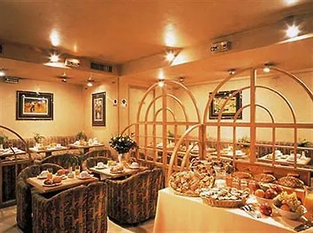 Hotel Yllen Eiffel