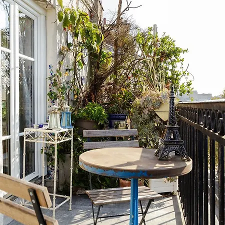 Lovely In Montmartre Pigalle * Parijs