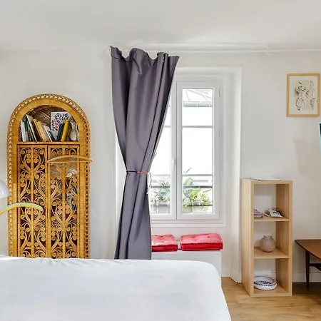 Lovely In Montmartre Pigalle * Parijs