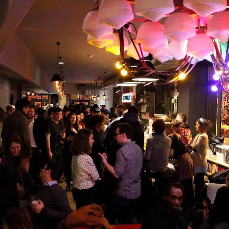 The People - Belleville Iex Les Piaulesi Auberge de jeunesse