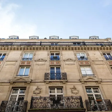 Apartment Marais Centre Pompidou Id 233