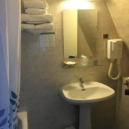 Nouveau Park 3* פריז
