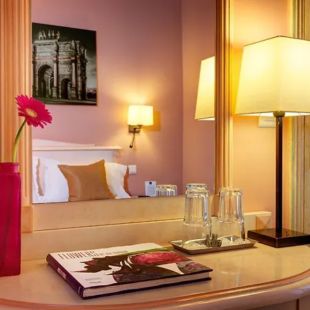 Louvre Sainte Anne Hotel