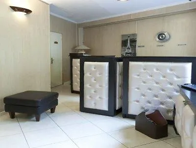 Riviera Hotel