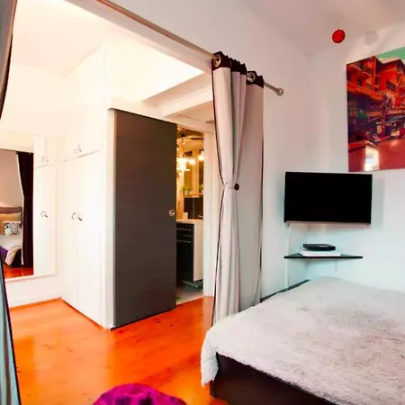 Charming In Le Marais Apartment *