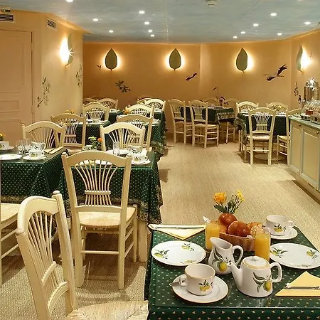 Hotel Ibis Styles 15 Lecourbe 3*