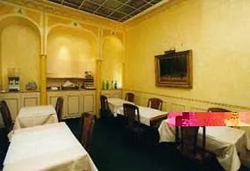 מלון Louvre 2*
