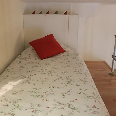 Le Petit Gobert Guest house *