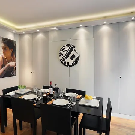 Apartment Faubourg Chic Paris