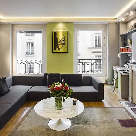 Faubourg Chic Apartment *