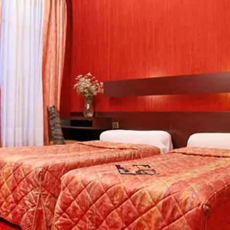 Camelia International 2*