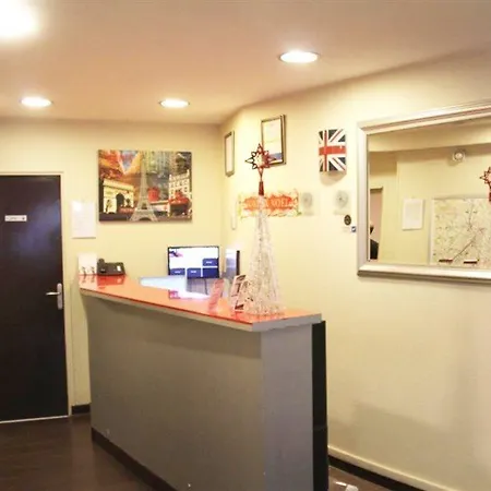 Montmartre Clignancourt Hotel *