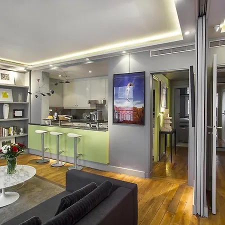 Apartment Faubourg Chic Paris