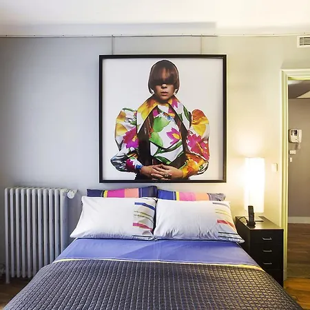 Faubourg Chic Apartment *