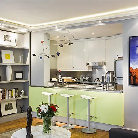 Faubourg Chic Apartment