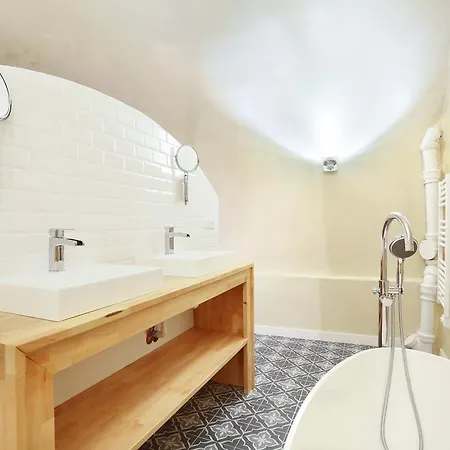 Rent A - Chenier B Apartment *