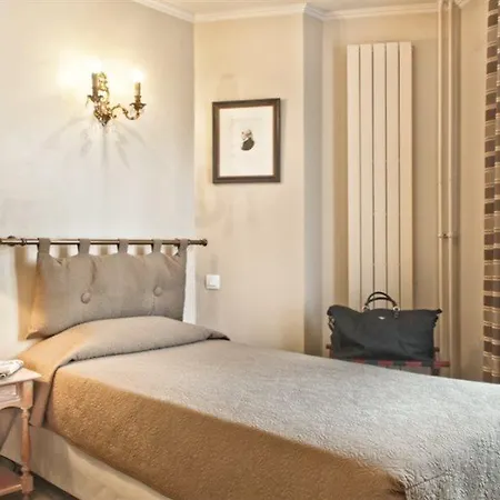 Pavillon Saint Louis Bastille 3*