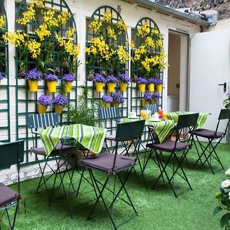 Eden Montmartre 3* פריז