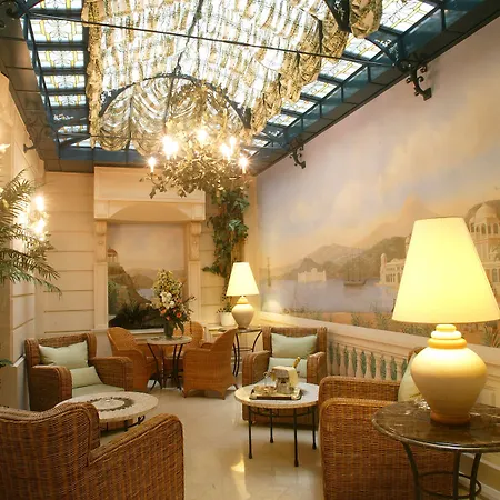 호텔 La Demeure Montaigne 5*