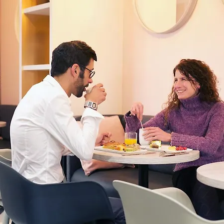 Szálloda Mercure Pigalle Sacre Coeur Párizs