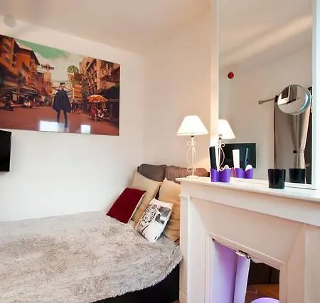 Charming In Le Marais Paris