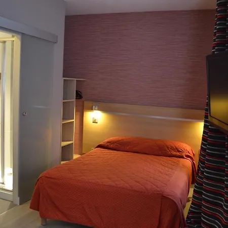 Hotel Des Pavillons Paris