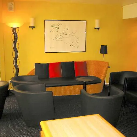 Hotel Ibis Styles Buttes Chaumont Parigi