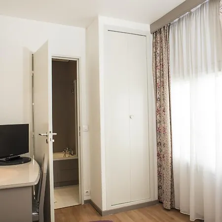 Отель Royal Bastille 2*