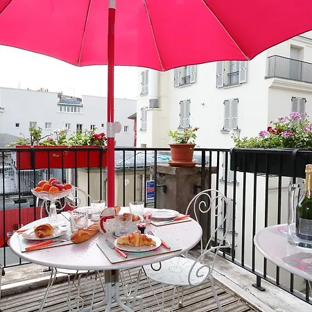 Moulin Rouge Backstage Apartment