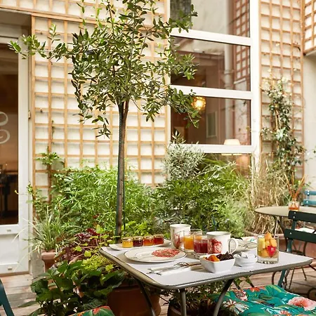 De Sèvres Paris