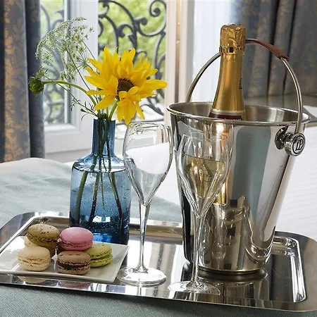 Plaza Elysées 4* Paris