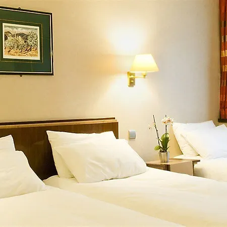 Yllen Eiffel Hotel Paris