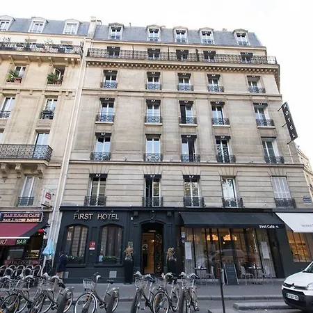 First Tour Eiffel Hotel