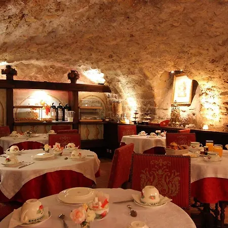 Hotel De La Bretonnerie Paris