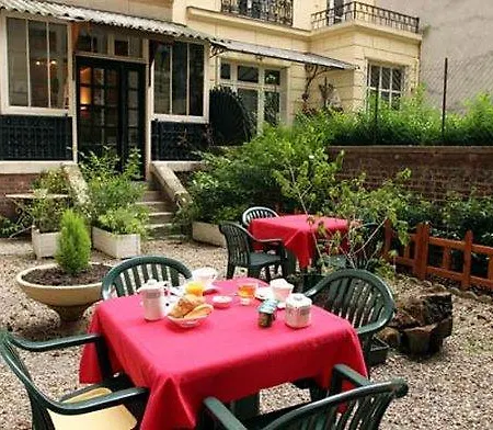 Le Singulier Hotel