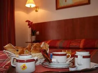 Otel Alyss Saphir Cambronne Eiffel Paris