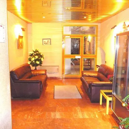 Nouvel 18 Hotel 2*