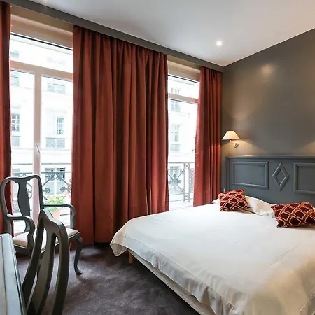 Vivienne Hotel