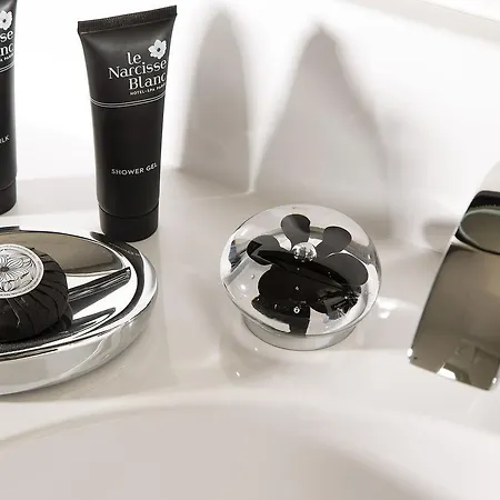Отель Le Narcisse Blanc 5*
