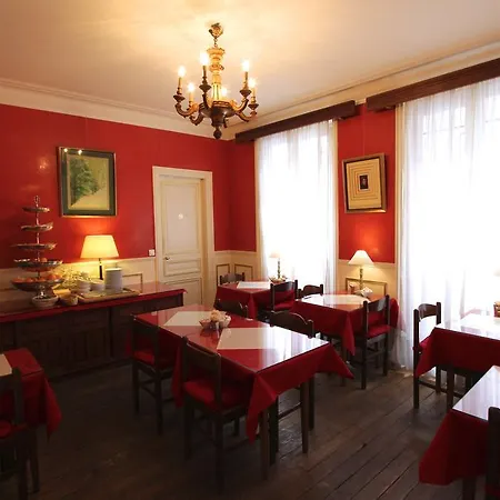 Chopin Hotel 2*