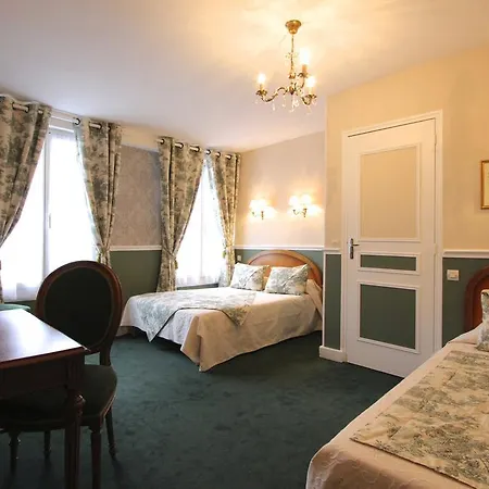 Hotel Chopin 2*